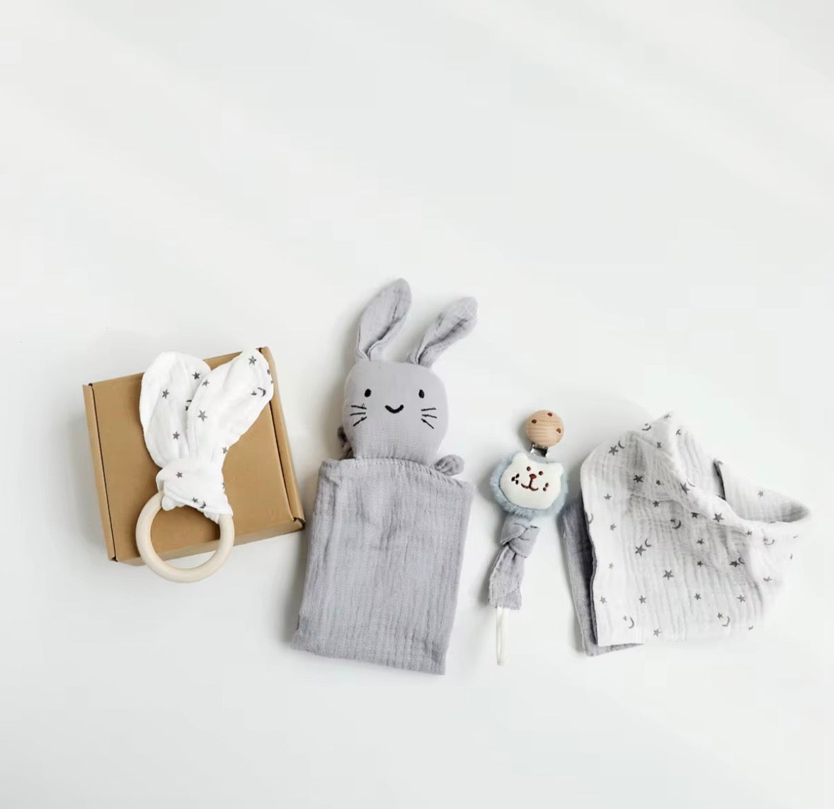 The bitti baby box gift set detail view by ByGeorgee